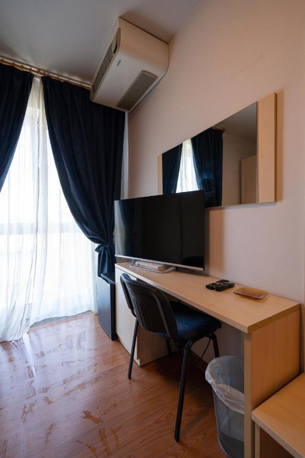 Hotel Break House Ristorante Террануова-Браччолини Экстерьер фото