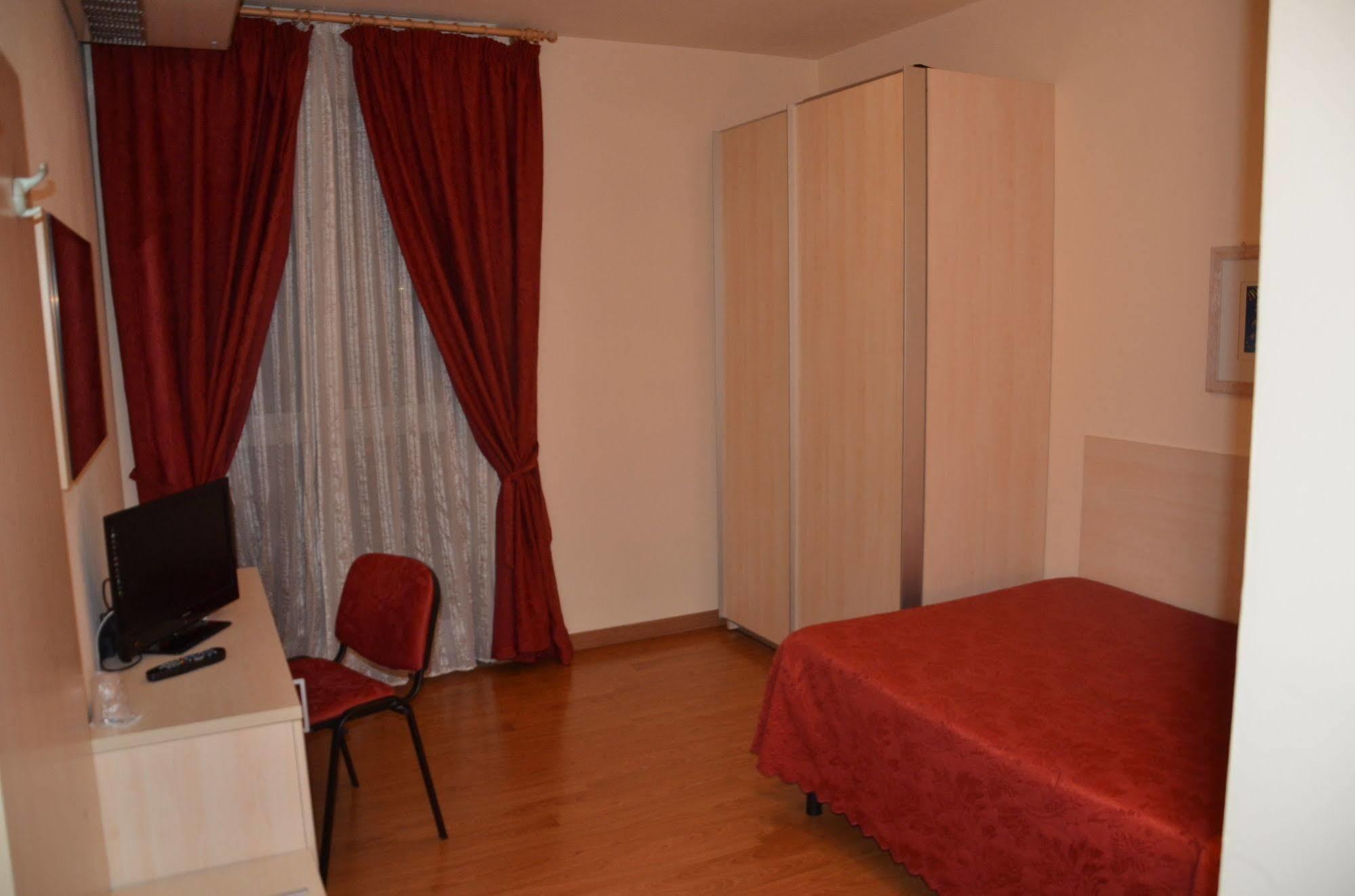 Hotel Break House Ristorante Террануова-Браччолини Экстерьер фото